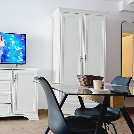 Mamaia Nord Studio La 10 M De Plaja Langa Cluburi Exteriör bild