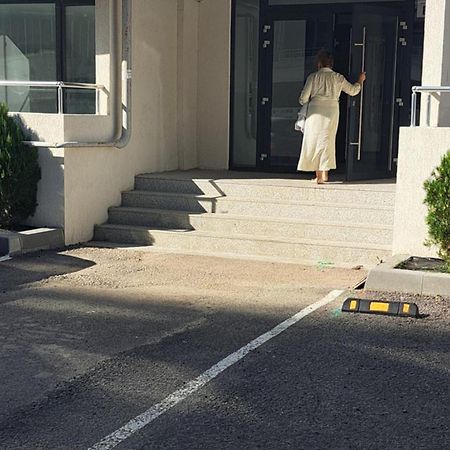 Mamaia Nord Studio La 10 M De Plaja Langa Cluburi Exteriör bild