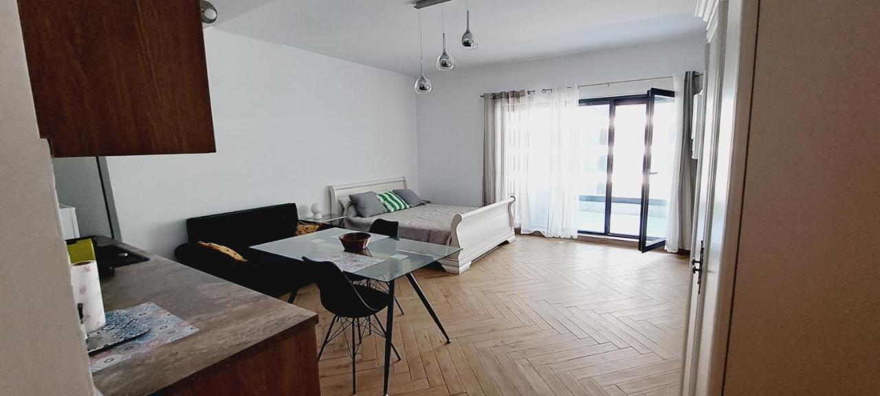 Mamaia Nord Studio La 10 M De Plaja Langa Cluburi Exteriör bild
