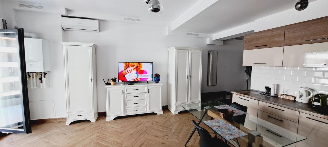 Mamaia Nord Studio La 10 M De Plaja Langa Cluburi Exteriör bild